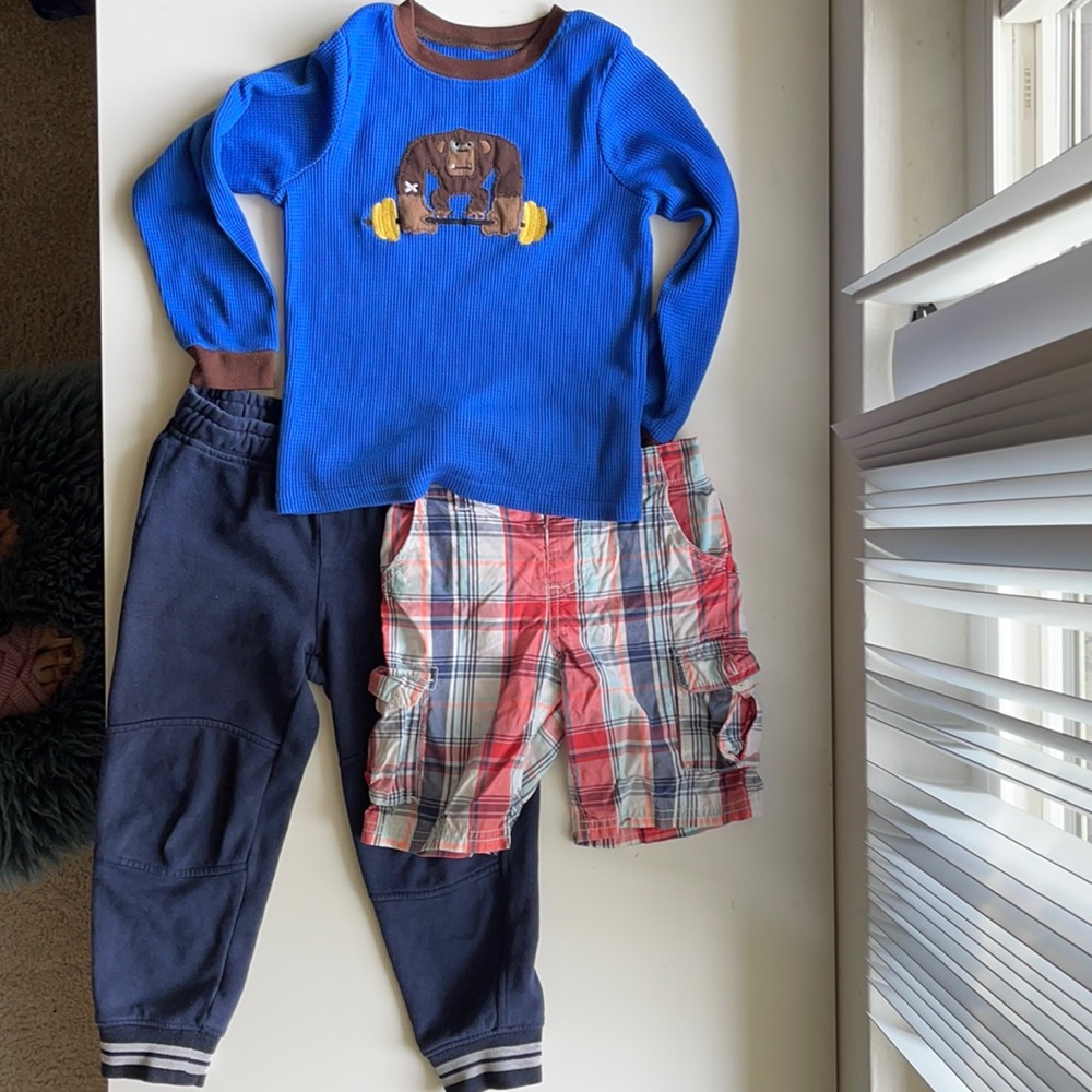 Combo- shirt, sweatpant, shorts 4 to 6